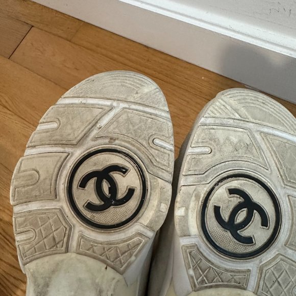 Chanel CC Logo Suede Trainers Low Top Lace Up Sneakers Gray Women's Sz 37 - Picture 14 of 14